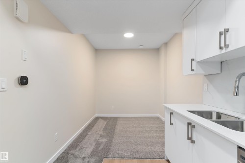 841 Rowan Close, Edmonton, AB - Indoor