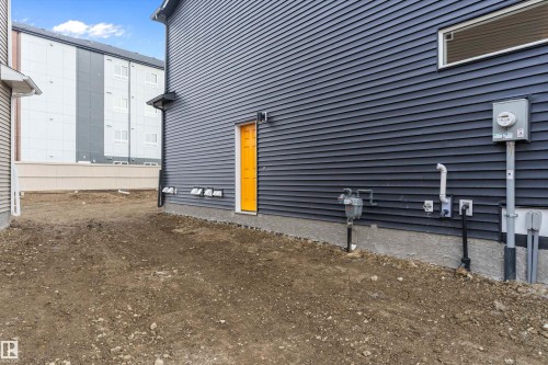 841 Rowan Close, Edmonton, AB - Outdoor