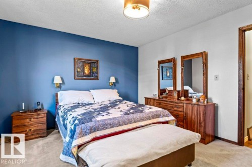 4668 16A Avenue, Edmonton, AB - Indoor Photo Showing Bedroom