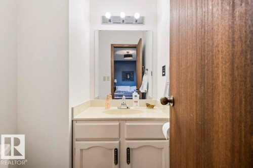 4668 16A Avenue, Edmonton, AB - Indoor Photo Showing Bathroom