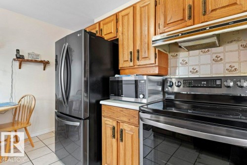 4668 16A Avenue, Edmonton, AB - Indoor Photo Showing Kitchen