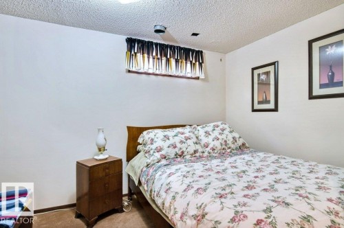 4668 16A Avenue, Edmonton, AB - Indoor Photo Showing Bedroom