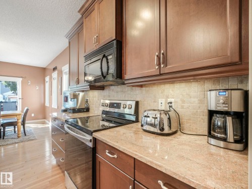 8103 16A Avenue, Edmonton, AB - Indoor Photo Showing Kitchen