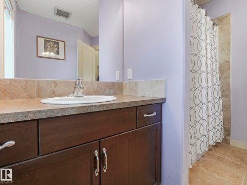 8103 16A Avenue, Edmonton, AB - Indoor Photo Showing Bathroom