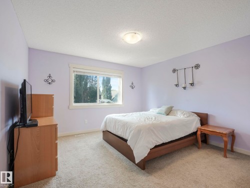 8103 16A Avenue, Edmonton, AB - Indoor Photo Showing Bedroom