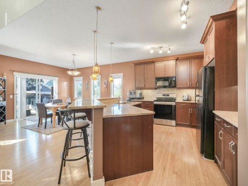 8103 16A Avenue, Edmonton, AB - Indoor Photo Showing Kitchen