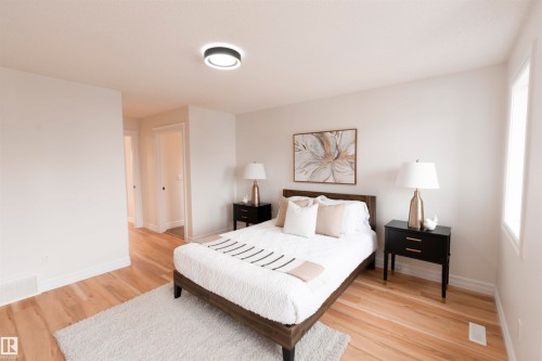 21323 58 Avenue, Edmonton, AB - Indoor Photo Showing Bedroom