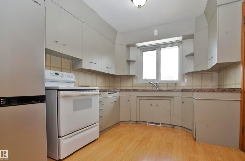 12415 80 Street, Edmonton, AB - Indoor Photo Showing Kitchen
