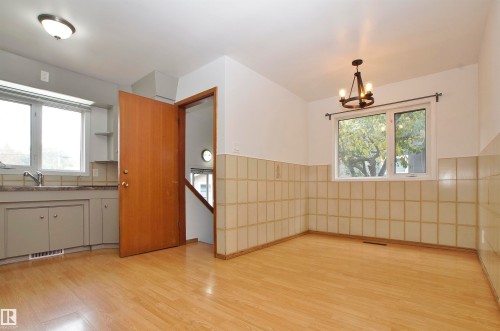 12415 80 Street, Edmonton, AB - Indoor Photo Showing Kitchen