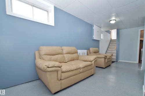 12415 80 Street, Edmonton, AB - Indoor