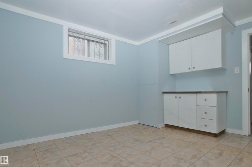 12415 80 Street, Edmonton, AB - Indoor Photo Showing Other Room