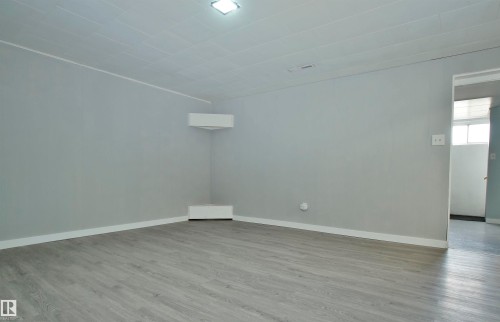 12415 80 Street, Edmonton, AB - Indoor Photo Showing Other Room