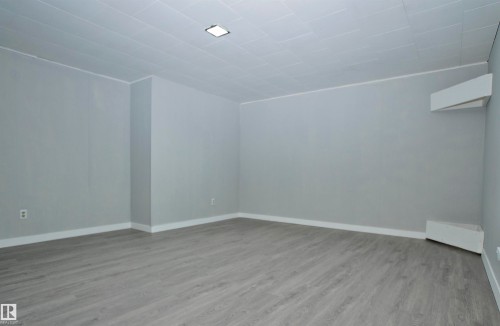 12415 80 Street, Edmonton, AB - Indoor Photo Showing Other Room