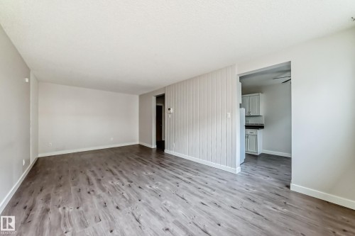 103 6708 90 Avenue Nw, Edmonton, AB - Indoor Photo Showing Other Room