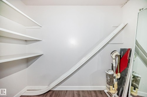 103 6708 90 Avenue Nw, Edmonton, AB - Indoor