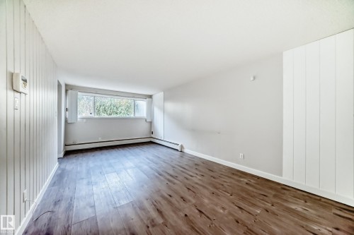 103 6708 90 Avenue Nw, Edmonton, AB - Indoor Photo Showing Other Room