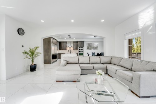 3104 61 Avenue, Rural Leduc County, AB - Indoor Photo Showing Living Room