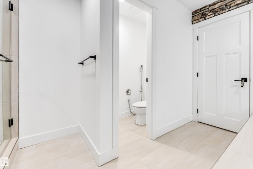 3104 61 Avenue, Rural Leduc County, AB - Indoor