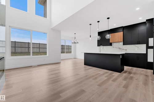 190 Munn Way, Leduc, AB - Indoor Photo Showing Kitchen