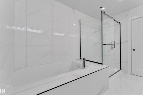 190 Munn Way, Leduc, AB - Indoor Photo Showing Bathroom