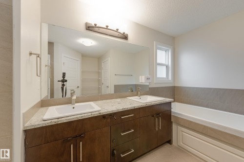 1036 Allendale Crescent, Sherwood Park, AB - Indoor Photo Showing Bathroom