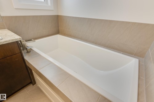 1036 Allendale Crescent, Sherwood Park, AB - Indoor