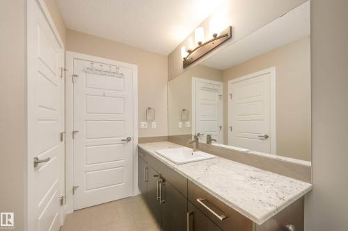 1036 Allendale Crescent, Sherwood Park, AB - Indoor Photo Showing Bathroom