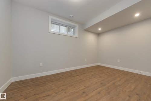 1036 Allendale Crescent, Sherwood Park, AB - Indoor Photo Showing Other Room