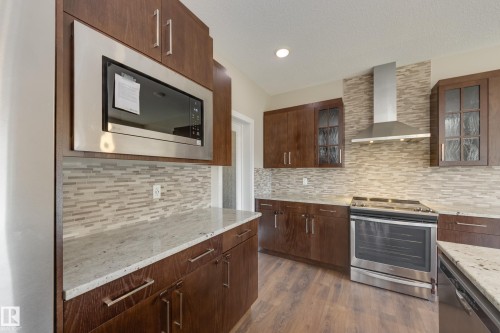 1036 Allendale Crescent, Sherwood Park, AB - Indoor Photo Showing Kitchen With Upgraded Kitchen