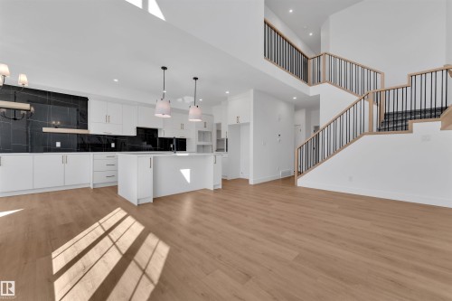 266 Munn Way, Leduc, AB - Indoor Photo Showing Kitchen With Upgraded Kitchen