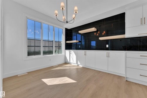 266 Munn Way, Leduc, AB - Indoor Photo Showing Kitchen