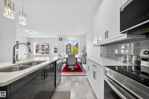 3752 Weidle Crescent, Edmonton, AB - Indoor Photo Showing Kitchen With Double Sink With Upgraded Kitchen
