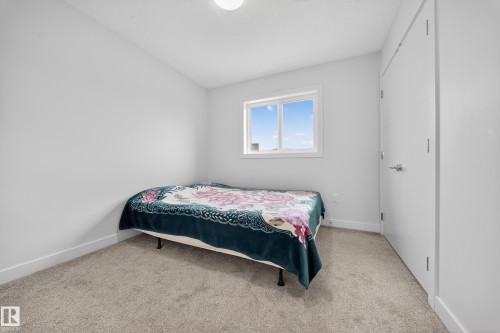 3752 Weidle Crescent, Edmonton, AB - Indoor Photo Showing Bedroom