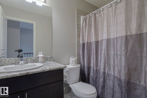 17135 47 Street, Edmonton, AB - Indoor Photo Showing Bathroom
