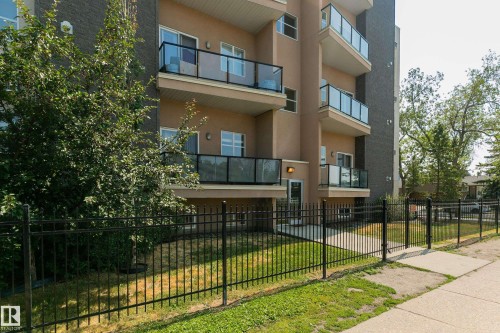 104 10905 109 Street, Edmonton, AB - Outdoor