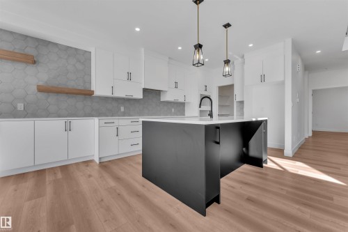 268 Munn Way, Leduc, AB - Indoor Photo Showing Kitchen With Upgraded Kitchen