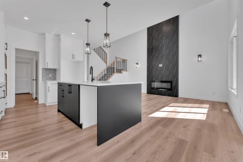 268 Munn Way, Leduc, AB - Indoor Photo Showing Kitchen With Upgraded Kitchen