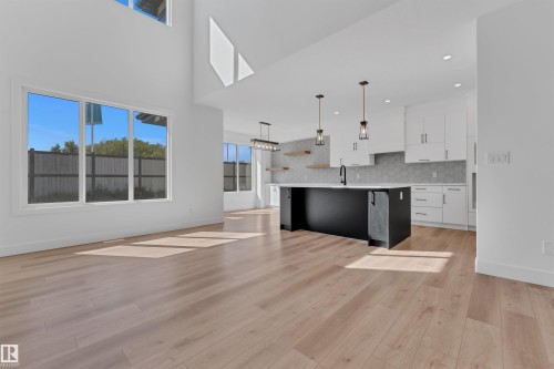 268 Munn Way, Leduc, AB - Indoor Photo Showing Kitchen