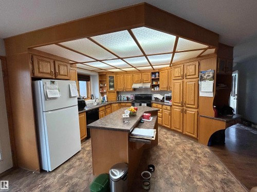 15411 67A Street, Edmonton, AB - Indoor Photo Showing Kitchen