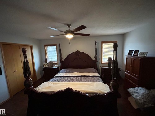 15411 67A Street, Edmonton, AB - Indoor Photo Showing Bedroom