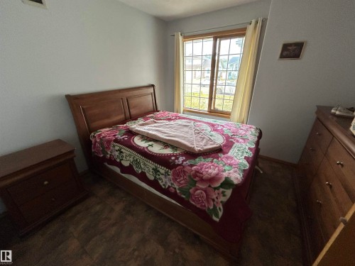 15411 67A Street, Edmonton, AB - Indoor Photo Showing Bedroom