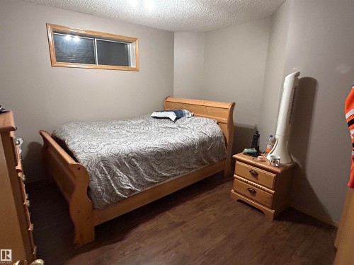 15411 67A Street, Edmonton, AB - Indoor Photo Showing Bedroom