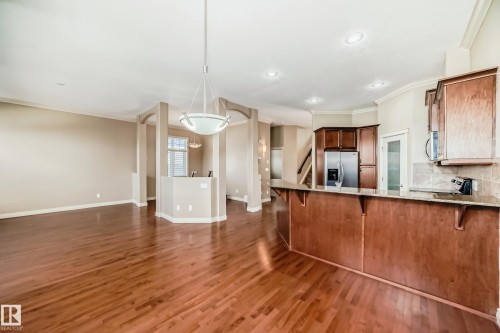 13 12610 15 Avenue, Edmonton, AB - Indoor Photo Showing Kitchen
