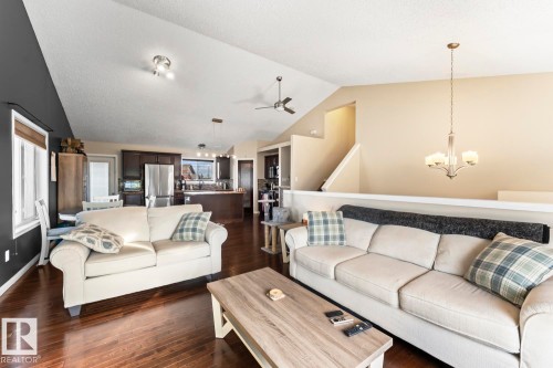 708 Grouse Close, Cold Lake, AB - Indoor Photo Showing Living Room