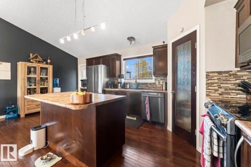 708 Grouse Close, Cold Lake, AB - Indoor Photo Showing Kitchen With Upgraded Kitchen