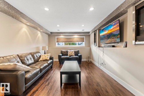 708 Grouse Close, Cold Lake, AB - Indoor Photo Showing Living Room