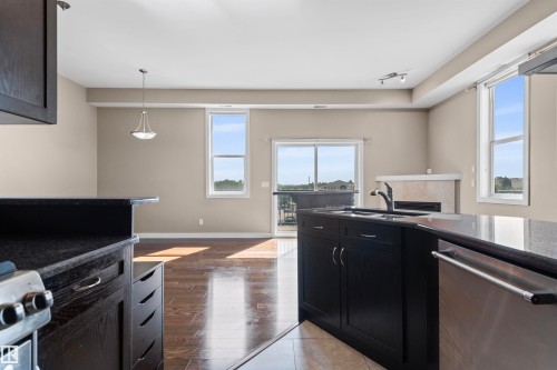 403 8223 99 Street, Edmonton, AB - Indoor Photo Showing Kitchen
