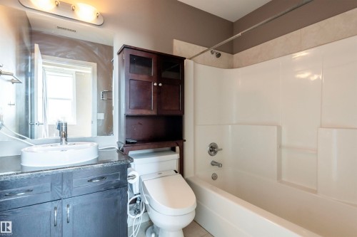 403 8223 99 Street, Edmonton, AB - Indoor Photo Showing Bathroom