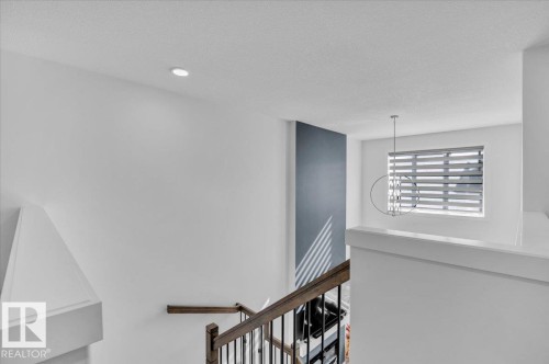 9537 Carson Bend Bend, Edmonton, AB - Indoor Photo Showing Other Room