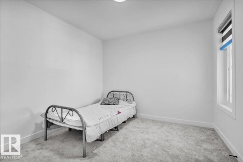 9537 Carson Bend Bend, Edmonton, AB - Indoor Photo Showing Bedroom
